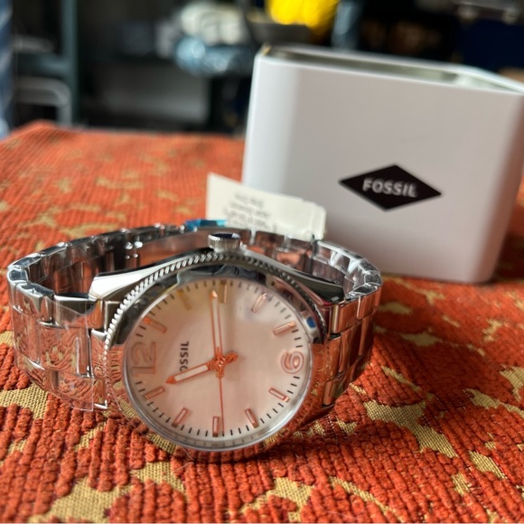 NIB - Fossil Perfect Boyfriend Watch - Picture 6 of 11